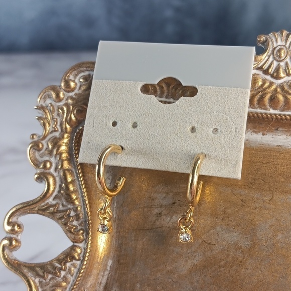 Gold Earrings - Picture 3 of 7